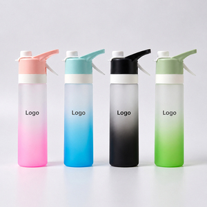 Bouteille d'eau de sport Tritan 700 ml avec bouchon à charnière, sans BPA, portable, pour les voyages en plein air, design minimaliste unisexe - Product Image 1