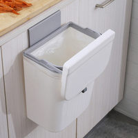 Poubelle murale en plastique blanc pour la cuisine