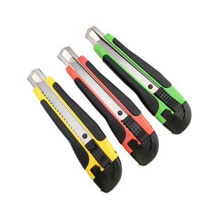 Cuchillo Multiusos <span class=keywords><strong>de</strong></span> Alta Calidad con Cuchilla Deslizante <span class=keywords><strong>de</strong></span> Corte Fácil y Bloqueo Automático, Perfecto para Uso en la Oficina y el Hogar - Product Image 3