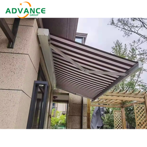 Housse de patio élégante pour cassette enroulable avec finition givrée et pieds réglables pour pergola de cour et lieu de mariage en plein air - Product Image 3