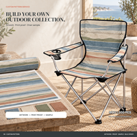 Chaise de jardin pliable robuste avec accoudoirs, porte-gobelet et motif logo personnalisé pour le glamping et les centres de villégiature