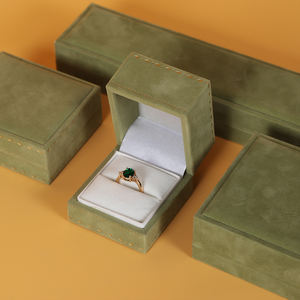 Boîte d'emballage <span class=keywords><strong>de</strong></span> bijoux en fibre <span class=keywords><strong>de</strong></span> luxe SIFO en gros, boîte cadeau personnalisée avec logo, bracelet, collier, bague, boîte à bijoux en velours vert - Product Image 2