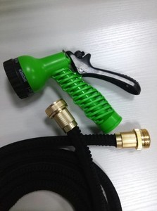 Ensemble de <span class=keywords><strong>tuyau</strong></span> <span class=keywords><strong>d</strong></span>'<span class=keywords><strong>arrosage</strong></span> <span class=keywords><strong>extensible</strong></span> multifonction de 50 pieds avec <span class=keywords><strong>pistolet</strong></span> à haute pression <span class=keywords><strong>pour</strong></span> l'<span class=keywords><strong>arrosage</strong></span> et le lavage de voitures - Product Image 4