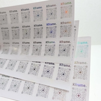 Petit MOQ, autocollants personnalisés imperméables et transparents avec code QR, autocollants holographiques argentés transparents au laser, étiquettes d'emballage