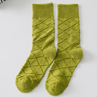 Chaussettes en coton tridimensionnelles - Chaussettes mi-mollet pour femmes - Chaussettes d'hiver et d'automne épaisses de couleur unie pour le sol