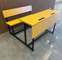 Bureaux et chaises de classe connectés à plusieurs niveaux, directement de l'usine - Cadre en acier robuste, livraison rapide