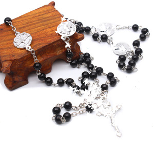 Collier chapelet imitation perles noires et blanches avec pendentif croix, bijoux religieux pour la prière et la mode - Product Image 2