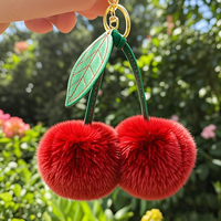 Porte-clés Pompon en fourrure, Cœur en pompon avec boules, Faux fourrure moelleuse, Pompons réels, Pompons arc-en-ciel, Vente en gros