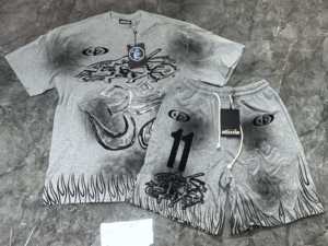 เสื้อยืดสต็อกเฮลล์สตาร์ ชุดเซ็ตโอเวอร์ไซส์ สไตล์ฮิปฮอป สตรีทแวร์ ดีไซน์วินเทจ ผ้าฝ้ายฟอกสี เสื้อยืดแขนสั้น ชุดเซ็ตเสื้อยืดผู้ชาย - Product Image 4