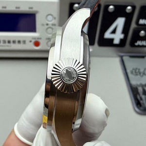 นาฬิกาข้อมือผู้ชาย ดีไซน์หรูหรา เรียบง่าย สายสแตนเลส สตีล ระบบออโตเมติก กันน้ำ ขนาด 46 มม. หน้าปัดอนาล็อก สายหนัง สไตล์สปอร์ต - Product Image 4