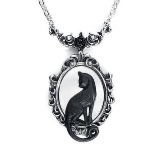 Nouveau produit en vente directe : Collier gothique Felicity, pendentif miroir encadré chat noir, accessoires unisexes - Product Image 1