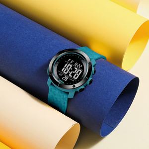 Reloj Deportivo Digital de Plástico SMAEL 8107, Cronógrafo, Luminoso, Resistente al Agua, Moderno, Colorido, con Alarma y Cronómetro - Product Image 4