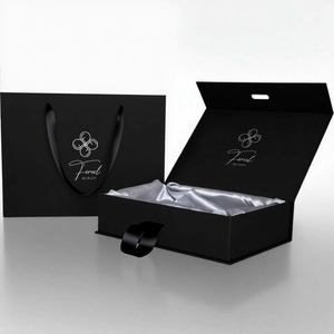 特注高級パッケージ磁気黒サテン挿入髪かつら包装ギフトボックスサテン付き - Product Image 2