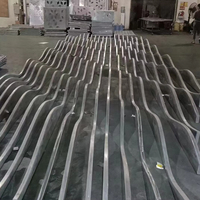 Matériaux de décoration de bâtiments modernes en métal, plafond à lamelles courbées en aluminium pour les centres commerciaux
