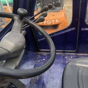 Montacargas Komatsu Original Usado de 15 Toneladas, Diésel, Modelo FD30, Mástil de 3 Etapas, Altura de Elevación de 4.5m, Importado de Japón, en Venta - Product Image 6