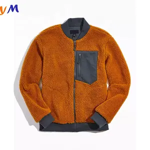 Gerippte Kragen Warme und Winddicht Orange Sherpa Fleece Winter Saison Varsity Jacke für Männer mit Brust Tasche