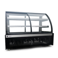 Vitrine Réfrigérée Transparente Incurvée 1500L pour Gâteaux, Pâtisseries et Boulangerie – Congélateur Vertical de Présentation