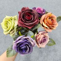 Vente en gros : Nouvelles roses artificielles vintage 2026 aux couleurs automnales, fausses roses en soie pour la décoration de la maison, des mariages, de la Saint-Valentin et d'Halloween