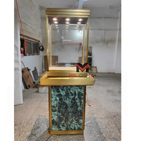Vitrine en verre sur pied carré de luxe pour montres et bijoux, présentoir de boutique autoportant avec éclairage LED