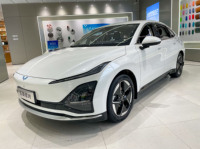 Precio al por mayor de fábrica Coches nuevos baratos SAIC Wuling Starlight Sedán de 4 puertas y 5 asientos Vehículo de nueva energía Coche eléctrico PHEV
