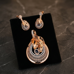 Ensemble de bijoux pour femmes en or rose antique élégant et raffiné, comprenant un pendentif et des boucles d'oreilles tendance - Cadeau de mariage ou de fiançailles à la mode - Product Image 4