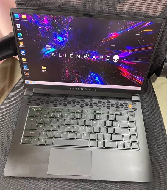 Used Gaming Laptop M15R5 AMD Ryzen 5 165Hz 16GB RAM 512GB SSD 15.5" Windows 10