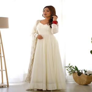 Robe Anarkali en tissu Romansilk tendance pour femmes, robe Anarkali longue et évasée de qualité supérieure, tenue de fête de mariage indienne pour femmes - Product Image 1