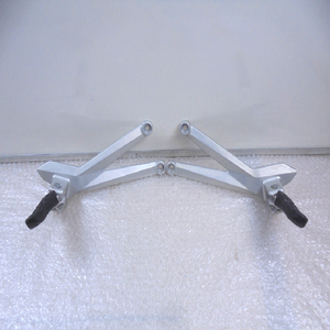 <span class=keywords><strong>690</strong></span> R Gaz Sm/es 700 <span class=keywords><strong>701</strong></span> Arrière Gauche &amp; Repose-pieds &amp;   Ensemble de cintres Oe, neuf, original, Spot Plc - Product Image 1