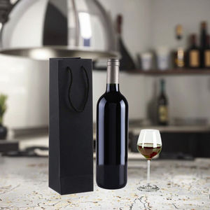 Многоразовая портативная черная картонная сумка с ручками — с возможностью нанесения логотипа, идеально подходит для подарков с вином и напитками, а также как черная почтовая сумка - Product Image 4