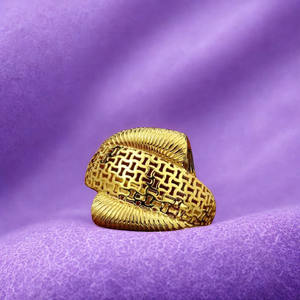 Anillo de Lujo para Mujer, Diseño de Malla Ancha, Estilo Audaz, Dorado - Product Image 3