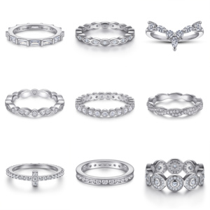 แหวนเงินแท้ 925 ชุบโรเดียม ประดับเพชรซิคอนทรงคลัสเตอร์ สไตล์ฮิปฮอป ฝังแบบเพฟ ได้รับการรับรองจาก CMA สำหรับผู้หญิง เหมาะสำหรับงานหมั้นและงานแต่งงาน - Product Image 1