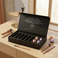 Boîte cadeau rigide personnalisée faite à la main avec fermeture magnétique, emballage en papier avec insert en mousse pour les ensembles de maquillage et de cosmétiques