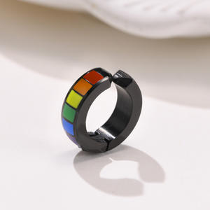 Colorido Acero inoxidable Arco Iris Huggie Hoop Pendientes de arco iris negro Clip de acero inoxidable en pendientes Anillo de oreja no perforado - Product Image 3