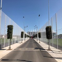 Valla 868 con 2.5m de altura y postes de 60x60mm para uso comercial