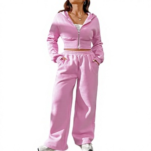 Conjunto de sudadera con capucha rosa y pantalones cortos para mujer, informal, personalizado, 100% algodón, dos piezas, corte holgado. - Product Image 1