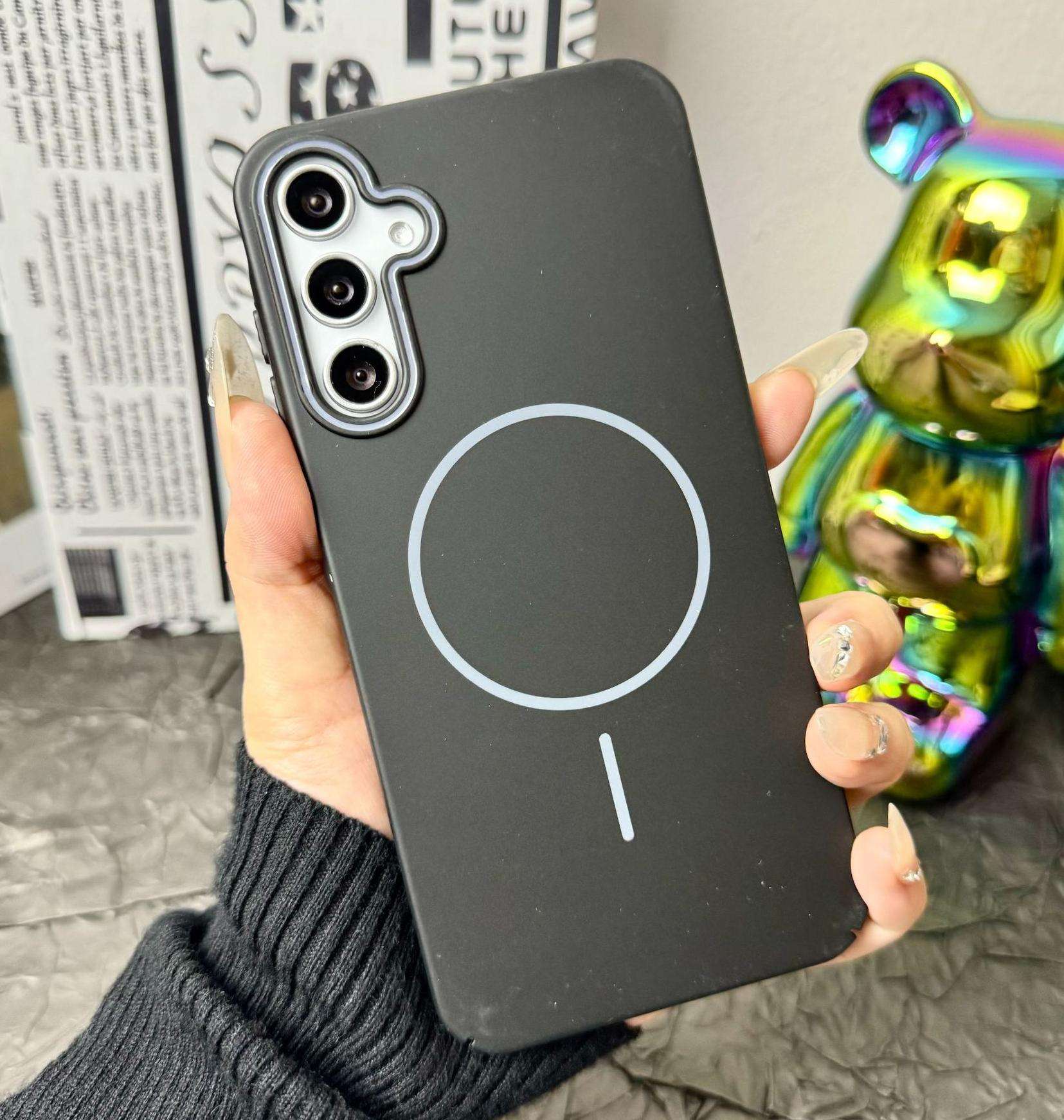 สีเทาเข้ม