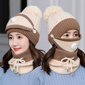 Ensemble 3 pièces bonnet tricoté hiver femme fille avec pompon fourrure, masque et écharpe en acrylique avec valve respirante - Product Image 6