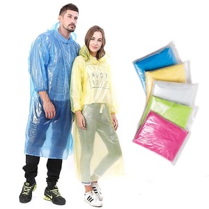Imperméables jetables en PE en stock de 43g <span class=keywords><strong>pour</strong></span> l'<span class=keywords><strong>imperméable</strong></span> d'urgence du festival <span class=keywords><strong>avec</strong></span> <span class=keywords><strong>capuche</strong></span> à cordon de serrage - Product Image 3