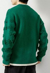 สเวตเตอร์ผ้ากำมะหยี่หนาสำหรับผู้ชายเสื้อสเวตเตอร์สวมหัวคอกลมแขนยาวปักโลโก้ตามสมัยนิยม - Product Image 6