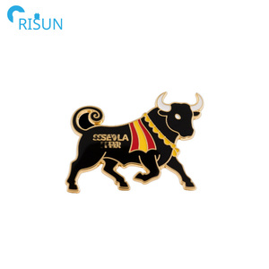 Spilla da corrida con Logo personalizzato in metallo e smalto di fabbrica con Design animale tori da corrida bandiera della <span class=keywords><strong>spagna</strong></span> con spilla e spilla - Product Image 2