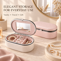Boîte à bijoux ovale en cuir PU avec logo personnalisé, miroir, cadre en métal, organiseur de bijoux, doublure en velours doux, compartiments personnalisés pour bagues