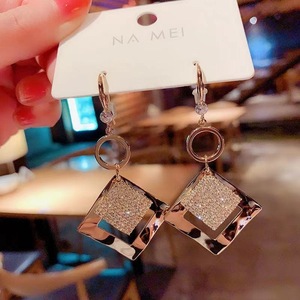 Pendientes de Perlas de Imitación Vintage para Mujer, Aleación de Zinc, Chapado en Oro de 14K, Alta Calidad, Personalizados, Moda Coreana, para Fiesta - Product Image 2