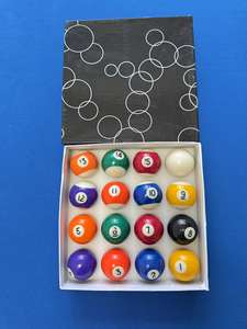 Mini juego <span class=keywords><strong>de</strong></span> <span class=keywords><strong>bolas</strong></span> <span class=keywords><strong>de</strong></span> <span class=keywords><strong>billar</strong></span> y <span class=keywords><strong>billar</strong></span> para niños, <span class=keywords><strong>bolas</strong></span> <span class=keywords><strong>de</strong></span> resina <span class=keywords><strong>de</strong></span> 16 colores que incluyen 8 <span class=keywords><strong>bolas</strong></span> y <span class=keywords><strong>bolas</strong></span> negras al por mayor - Product Image 2