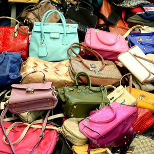 กระเป๋าถือผู้หญิงมือสอง น้ำหนัก 45 กก. ต่อมัด - Product Image 1