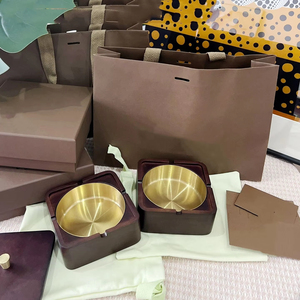 Cenicero Cuadrado de Madera de Nogal Estilo Americano sin Humo con Revestimiento de Acero Inoxidable para Comedor - Product Image 1