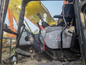 Komatsu PC200-8 pelles d'occasion PC200-8 pelle hydraulique sur chenilles Komatsu PC200-8 à vendre - Product Image 3