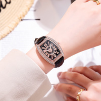 Montre pour femme à bracelet carré en cuir tendance, avec diamants, forme tonneau, grands chiffres et cadran facetté