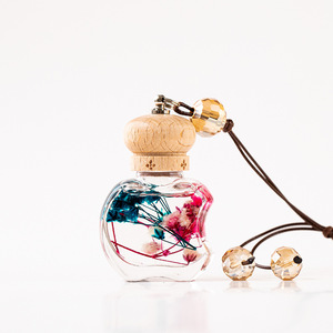 Alta calidad nuevo creativo Yongshenghua coche perfume colgante coche ambientador coche decoración Perfume - Product Image 5