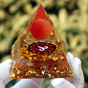 Pyramide en résine de cristal Aries, décoration artistique pour la maison, ornement de bureau, motif circulaire taillé en forme de princesse - Product Image 1