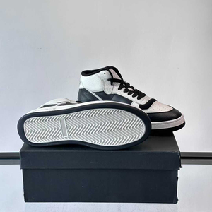 Chaussures montantes en cuir pour hommes |   Panneaux en cuir de veau lisse et en daim floqué, détail étoile, semelle en caoutchouc antidérapante - Product Image 6